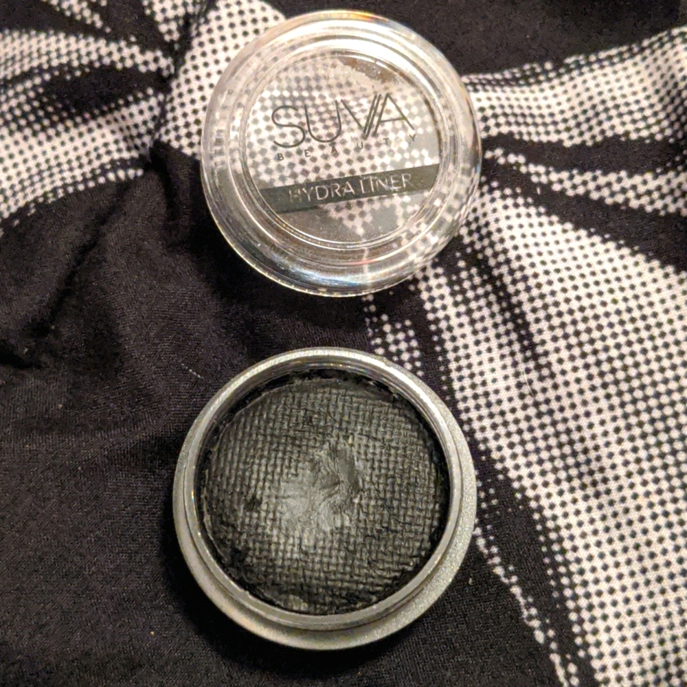 Suva Beauty Hydra Eyeliner in Greass
